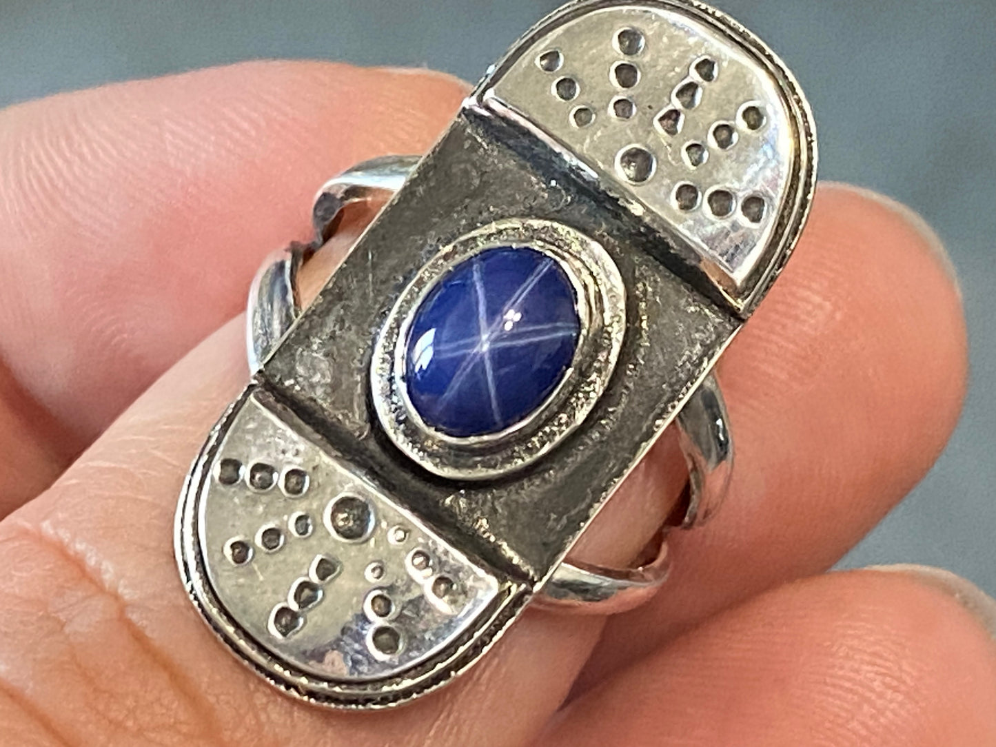 Sterling Silver Blue Star Sapphire Split Shank Ring