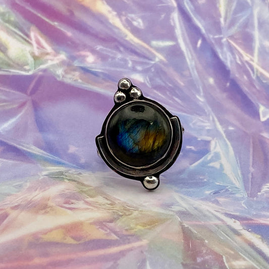 Sterling Silver Labradorite Split Shank Hammered Band Ring