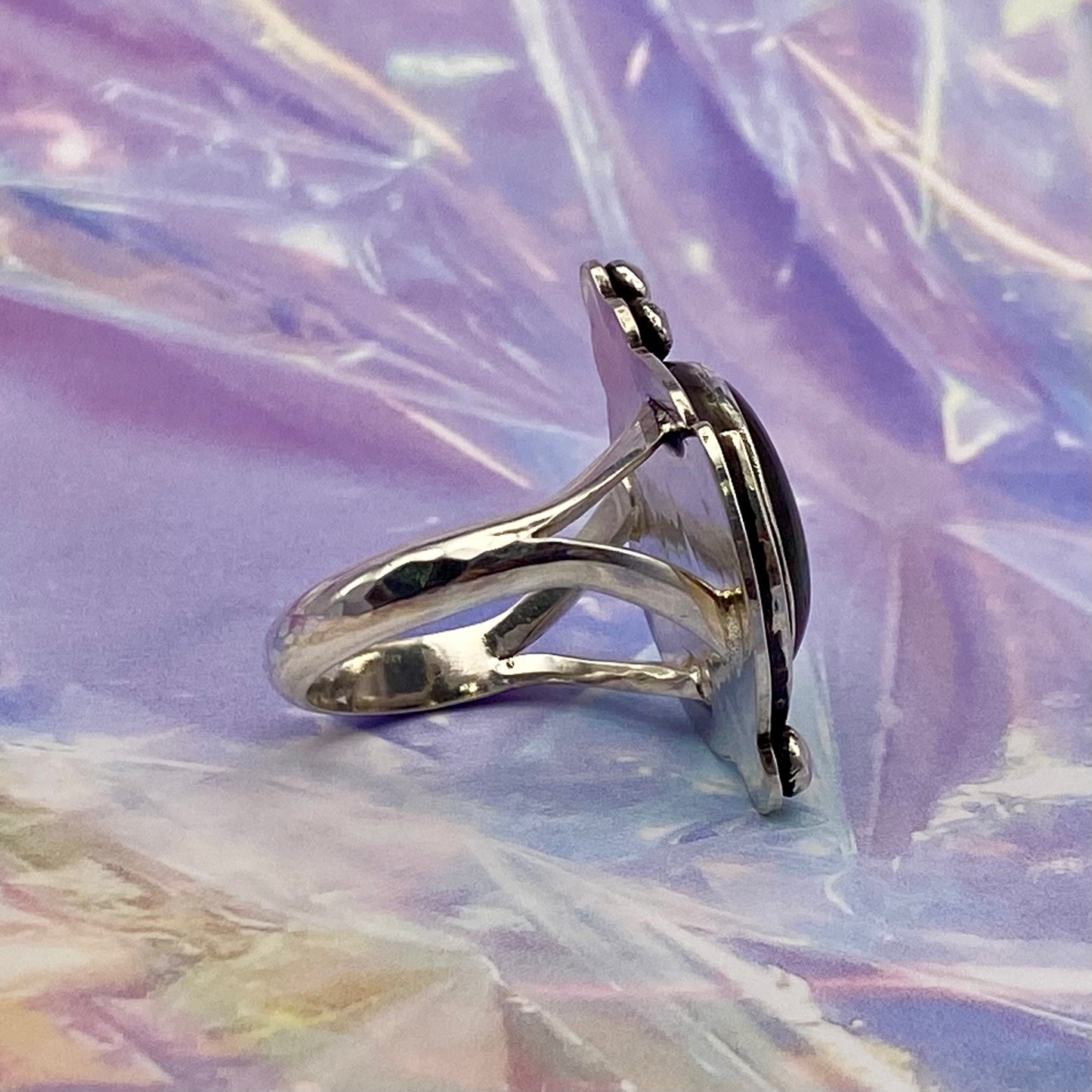 Sterling Silver Labradorite Split Shank Hammered Band Ring