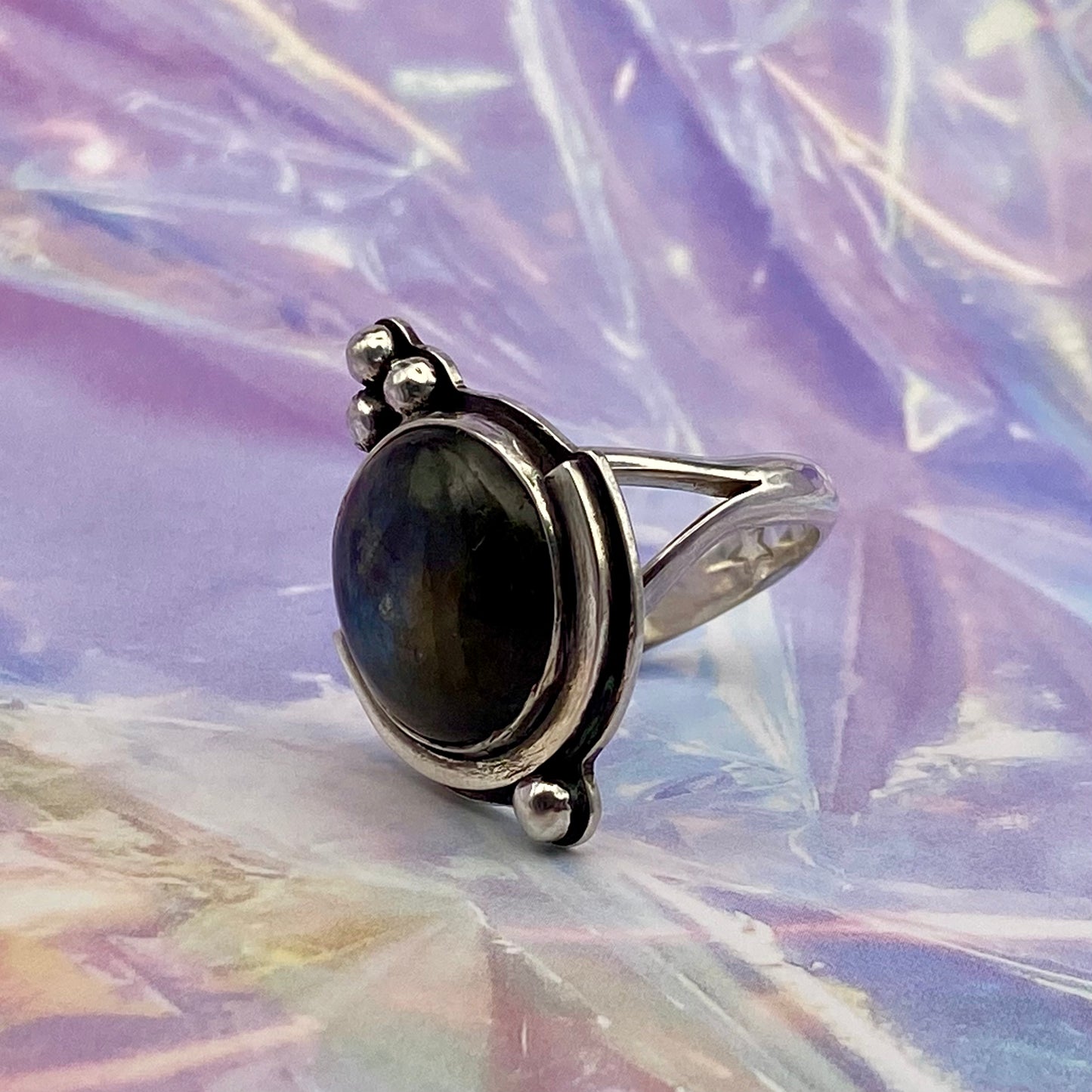 Sterling Silver Labradorite Split Shank Hammered Band Ring