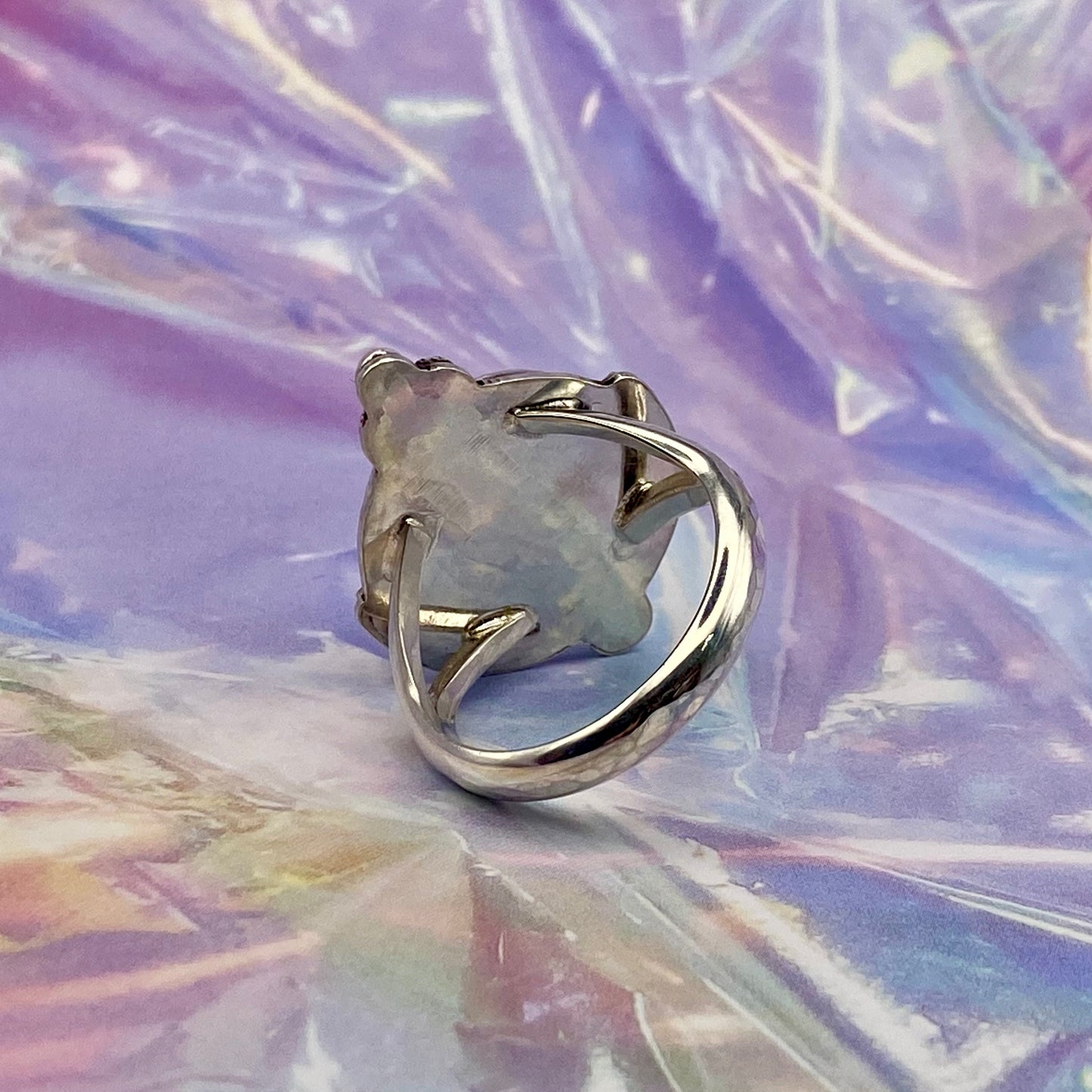 Sterling Silver Labradorite Split Shank Hammered Band Ring